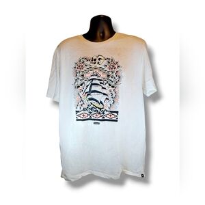 Hurley Men's White X-Large T-shirt Signature Logo Skull Pirate Ship ShortSleeve